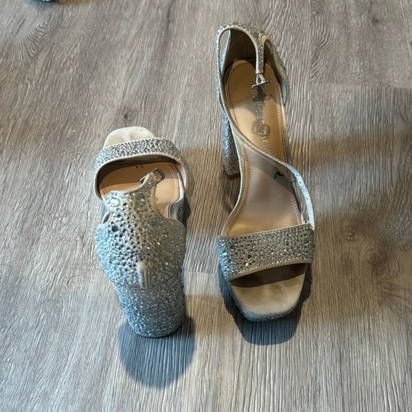 Fun sparkly heels thick heel - Picture 1 of 3